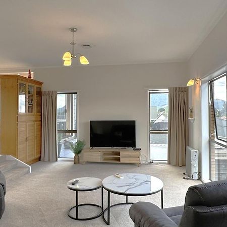 Spacious Retreat With Mountain View Rotorua Zewnętrze zdjęcie