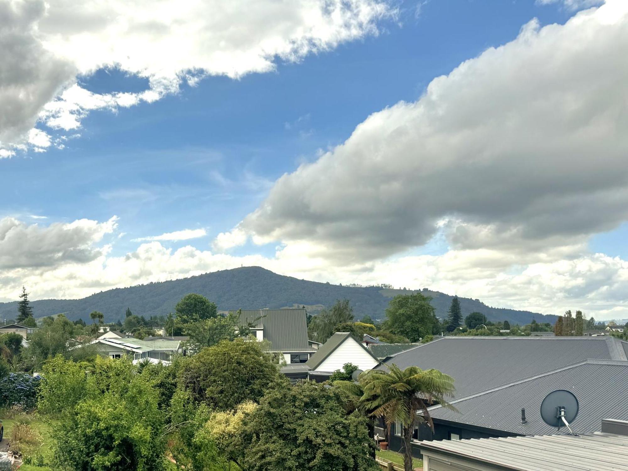Spacious Retreat With Mountain View Rotorua Zewnętrze zdjęcie